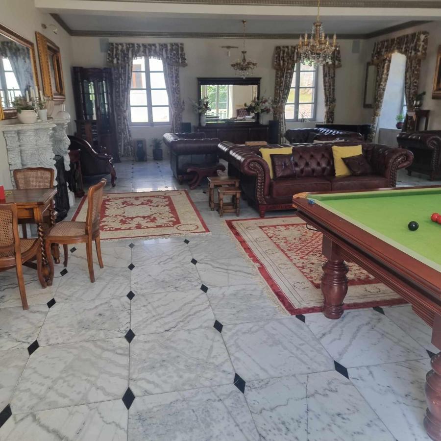 Chateau Roquehort Avec Ev Recharge Point 22Kw Monein Exterior foto